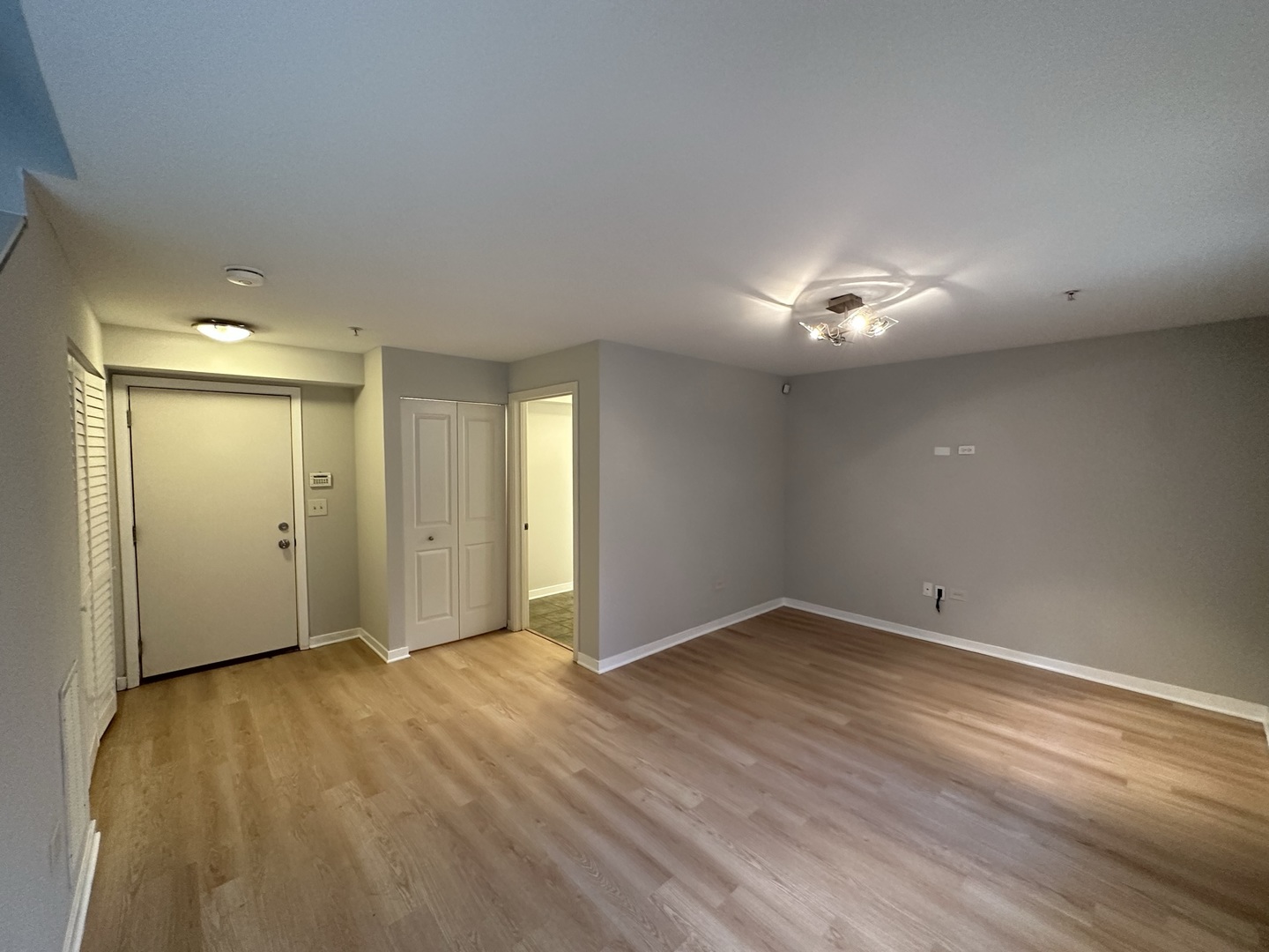 2323 S Wabash Avenue Unit: 7