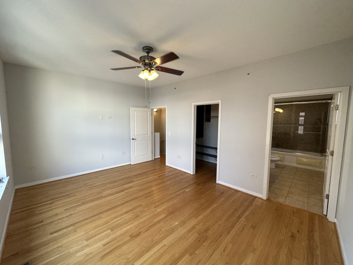 2323 S Wabash Avenue Unit: 7