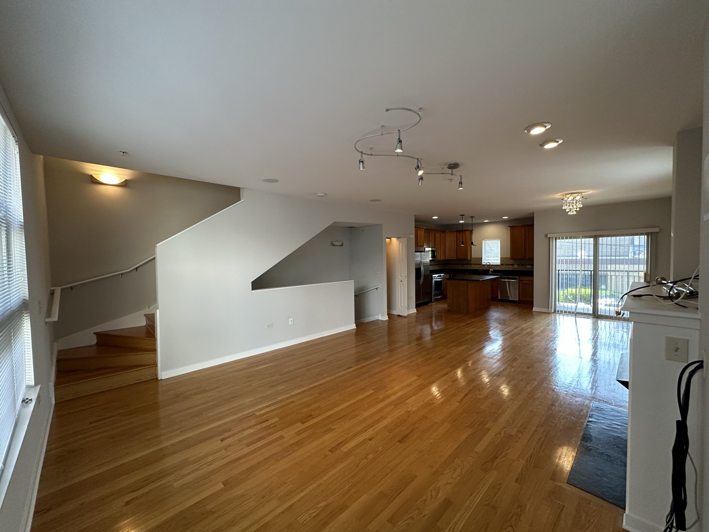 2323 S Wabash Avenue Unit: 7