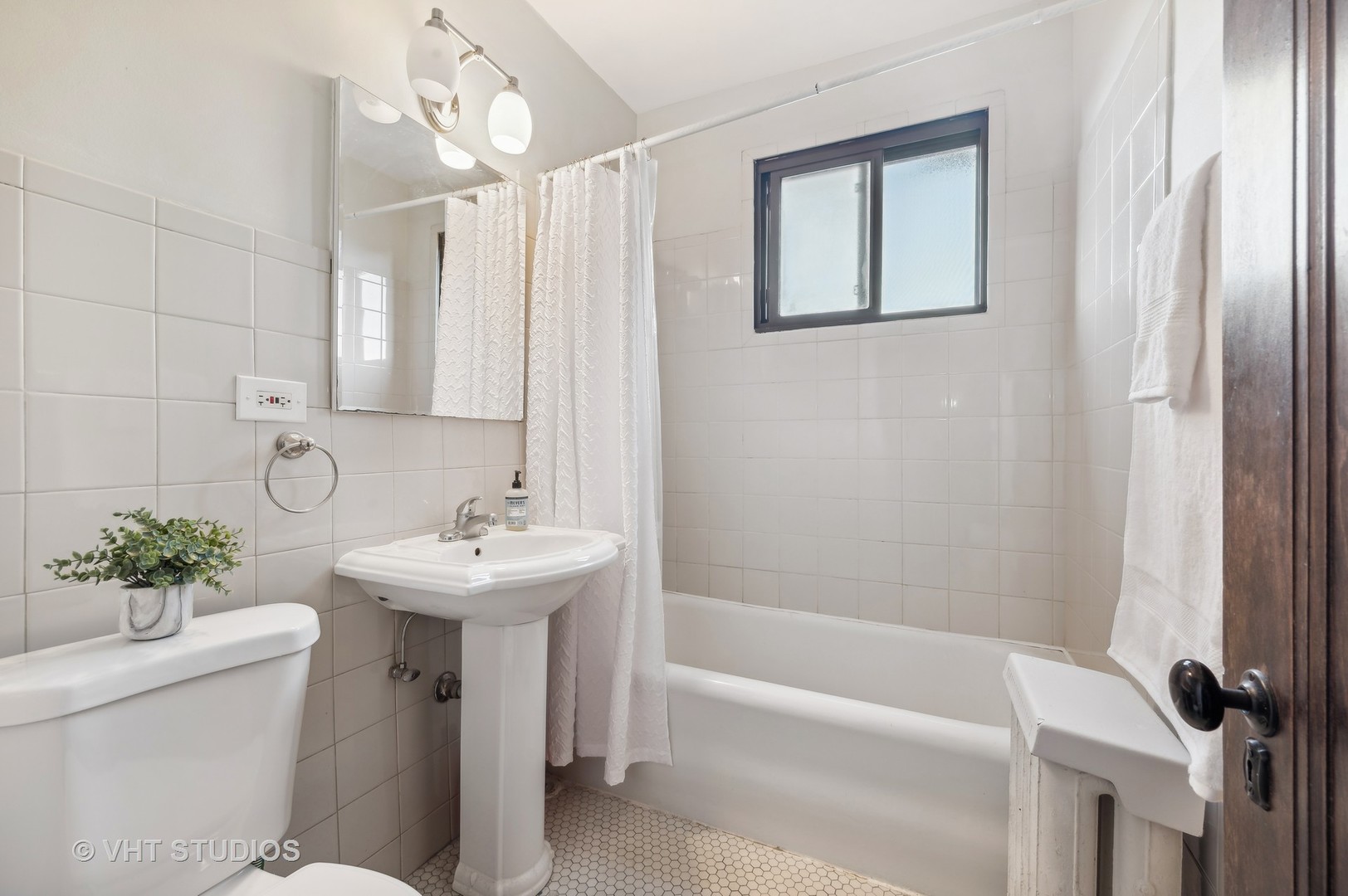 814 Michigan Avenue Unit: 3E