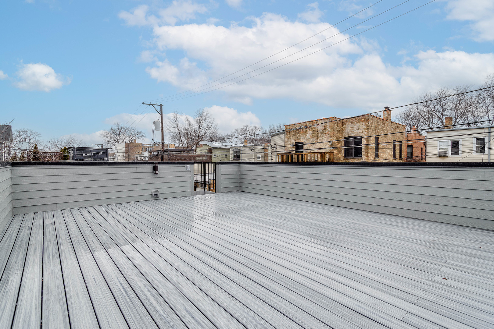 1636 W Carmen Avenue