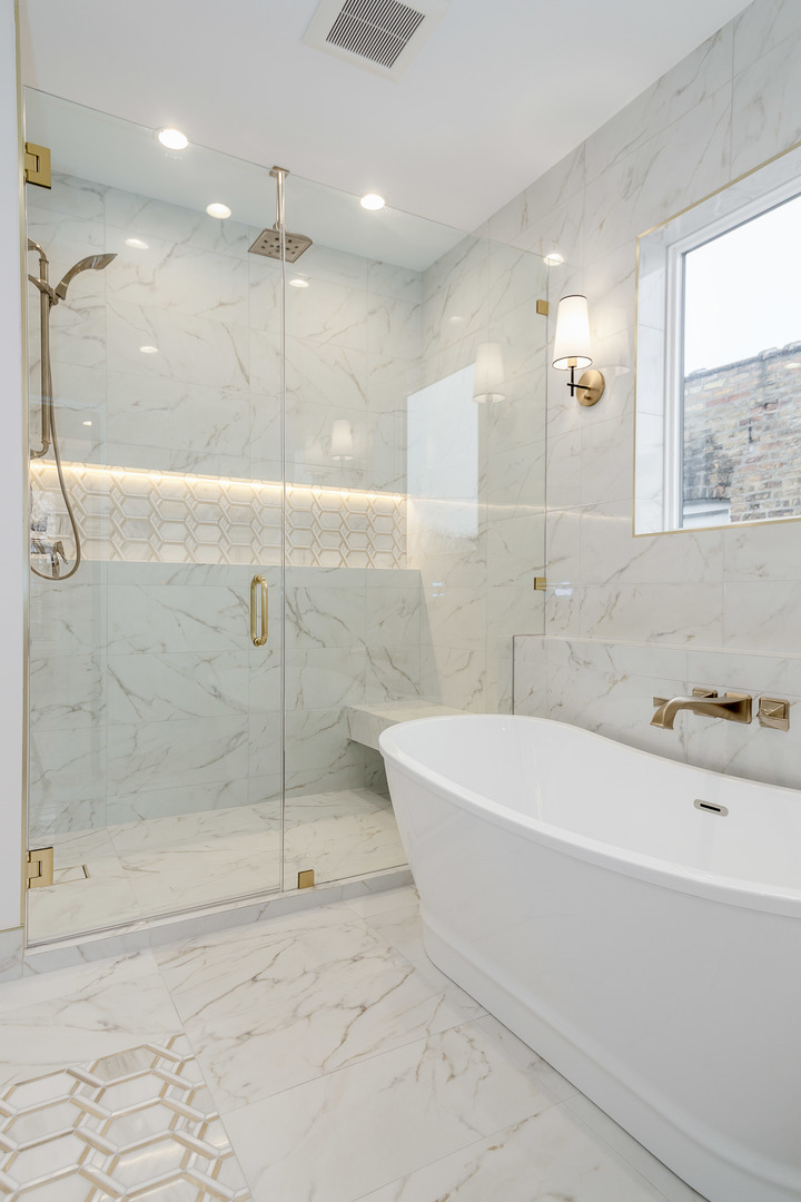 1636 W Carmen Avenue