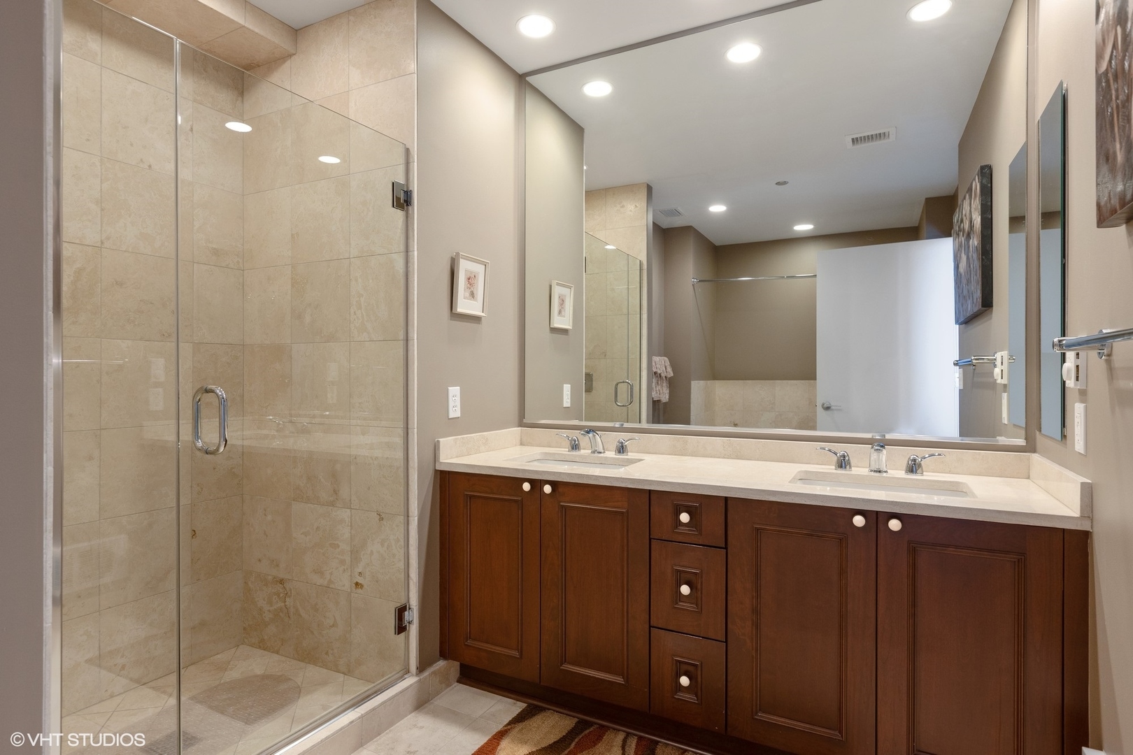 60 E MONROE Street Unit: 3304