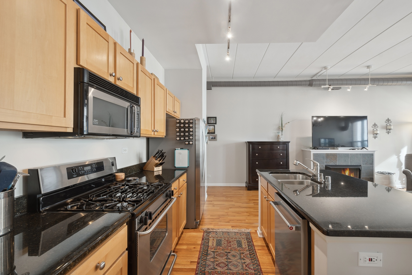 1645 W School Street Unit: 311