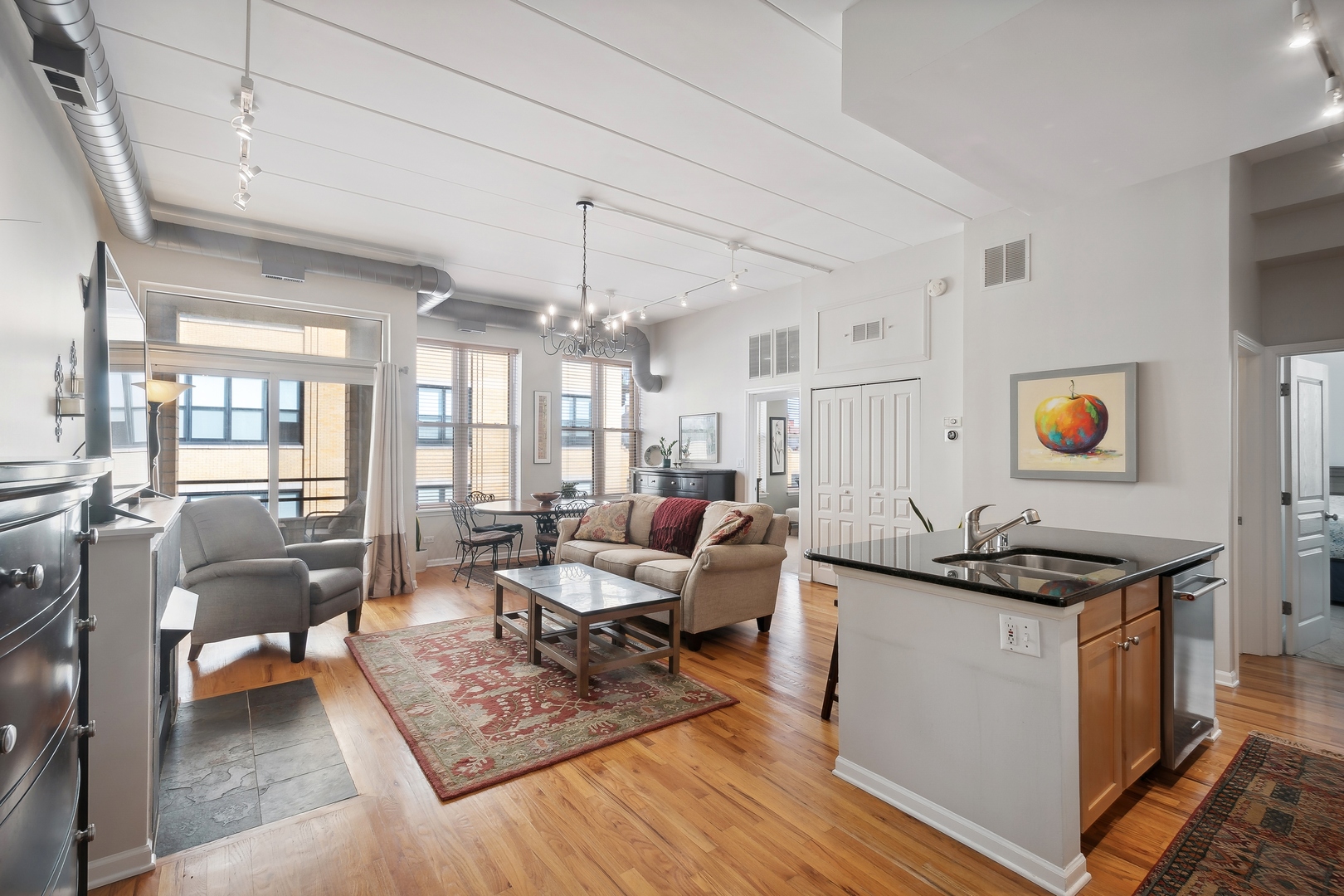 1645 W School Street Unit: 311