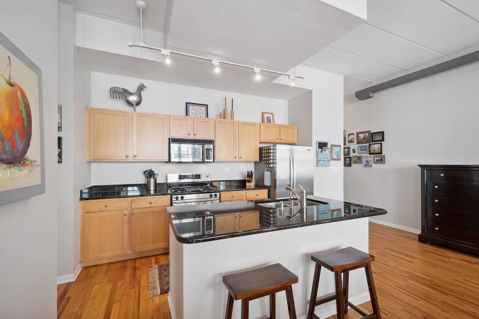 1645 W School Street Unit: 311