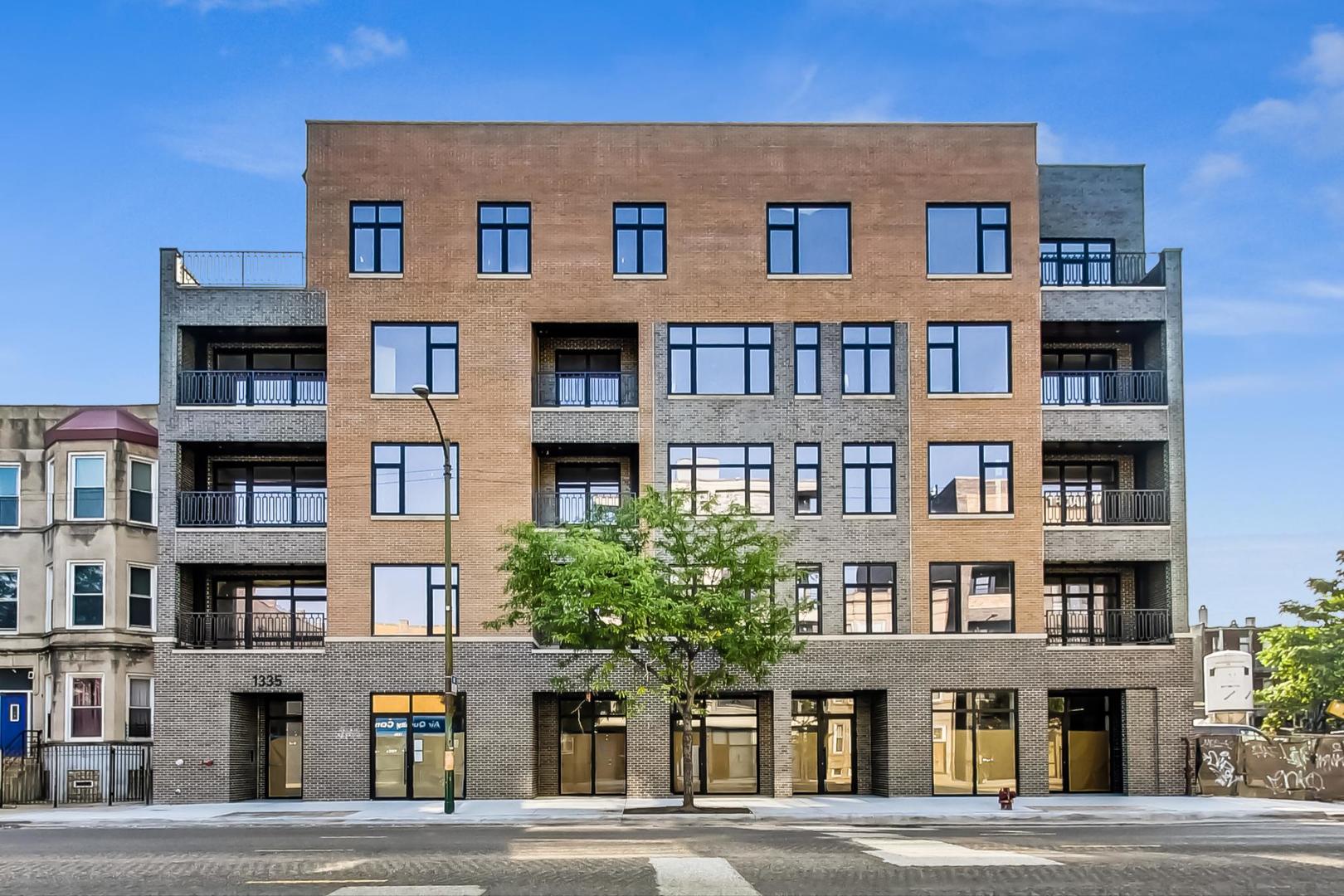 1335 N Western Avenue Unit: 305