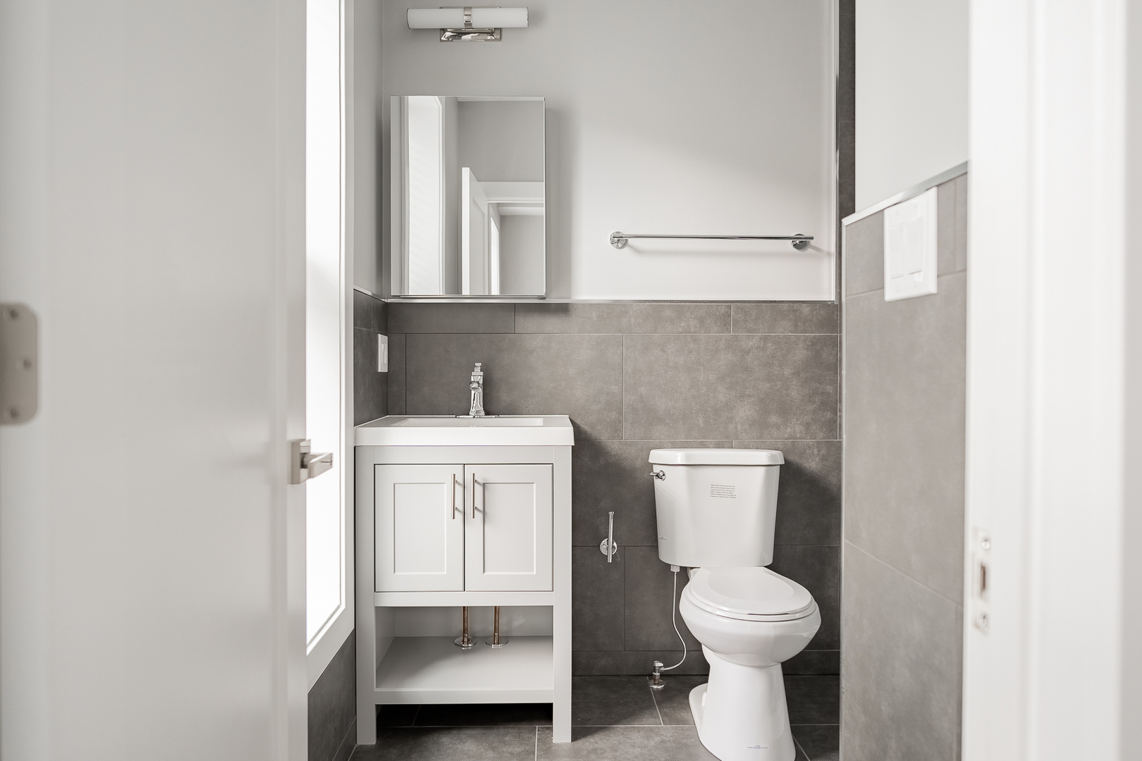 1472 W ERIE Street Unit: 2F