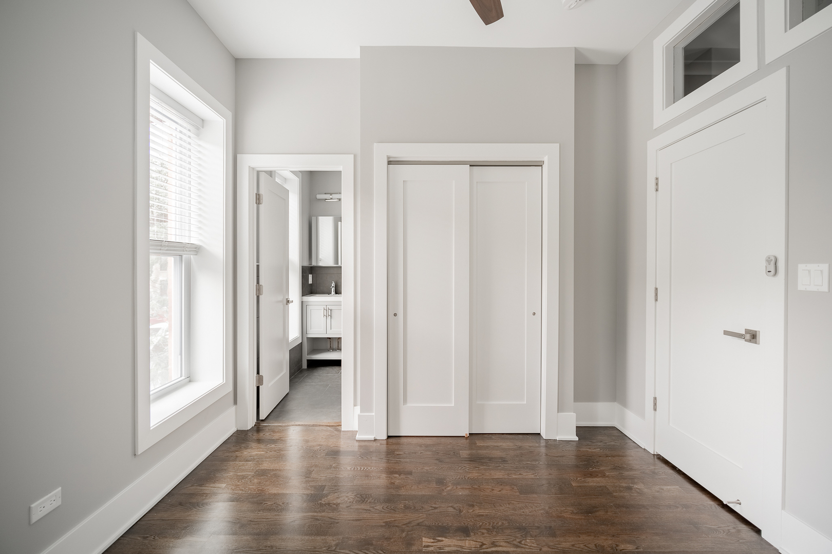 1472 W ERIE Street Unit: 2F