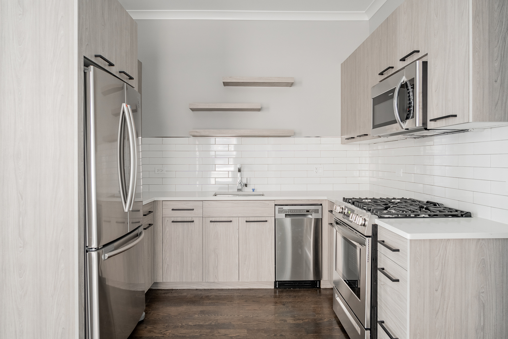 1472 W ERIE Street Unit: 2F