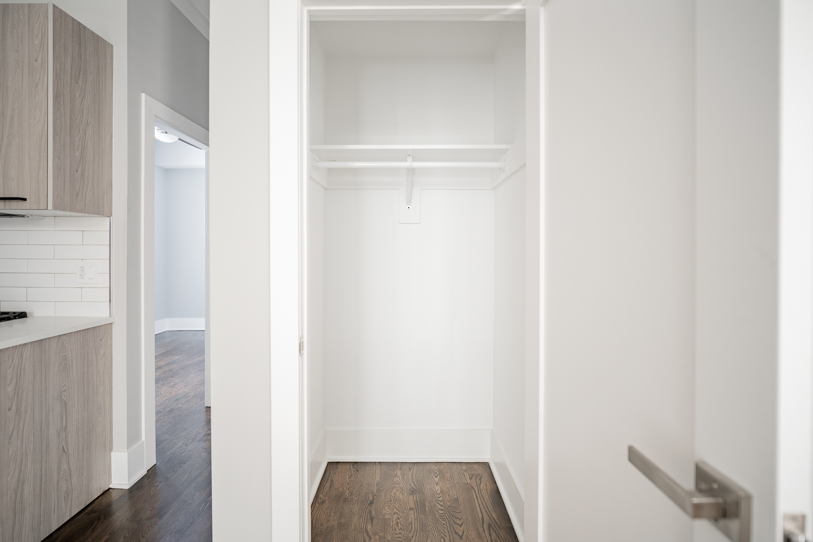 1472 W ERIE Street Unit: 2F