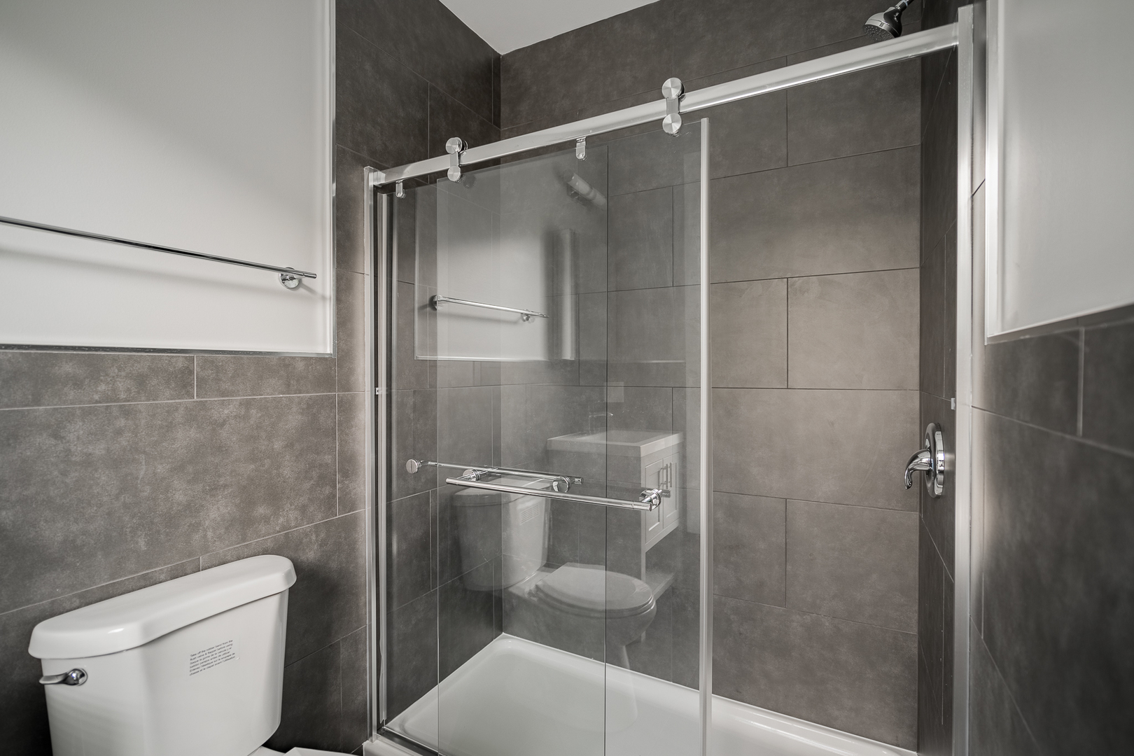 1472 W ERIE Street Unit: 2F