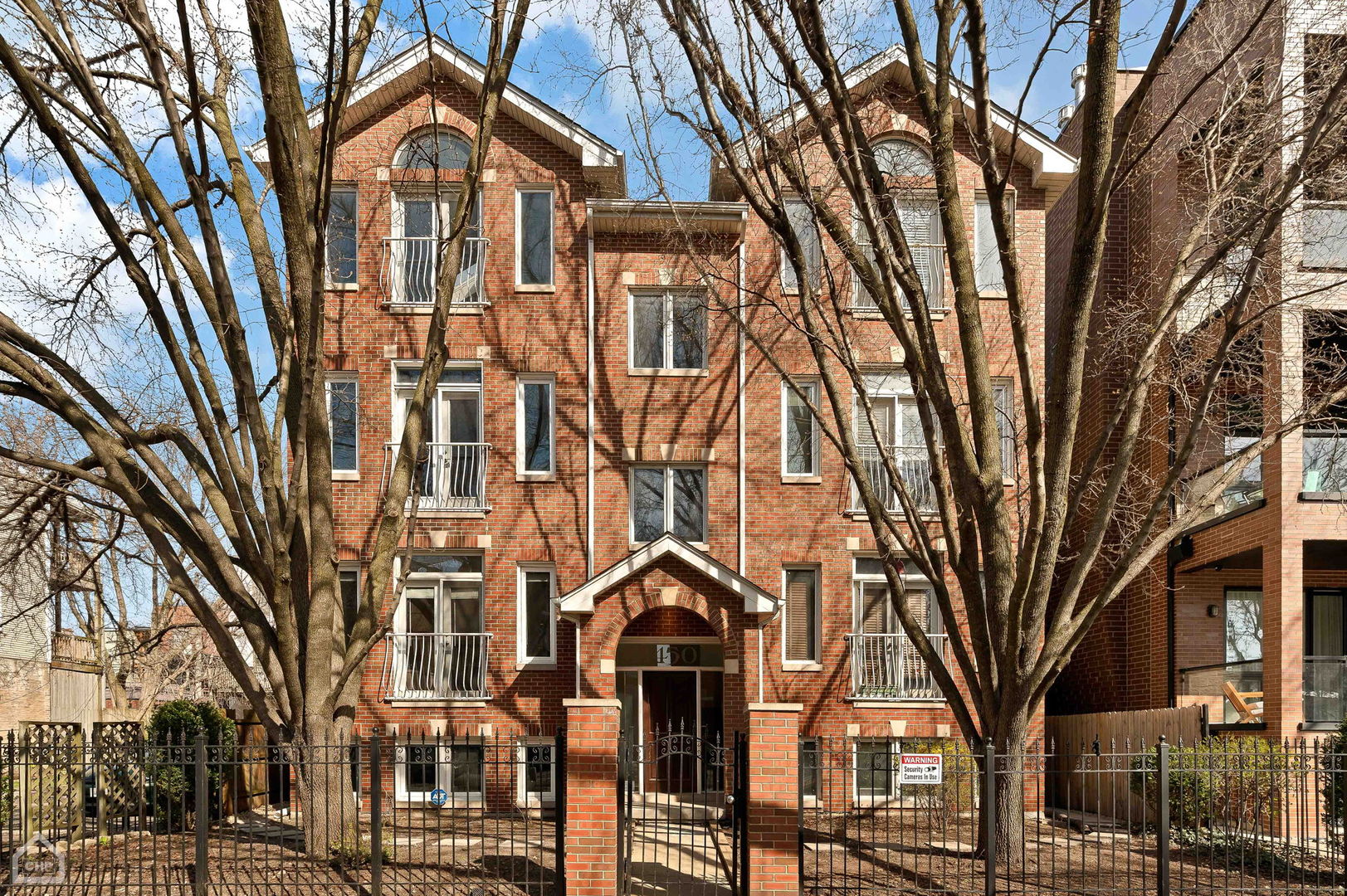 1450 W Erie Street Unit: 1W