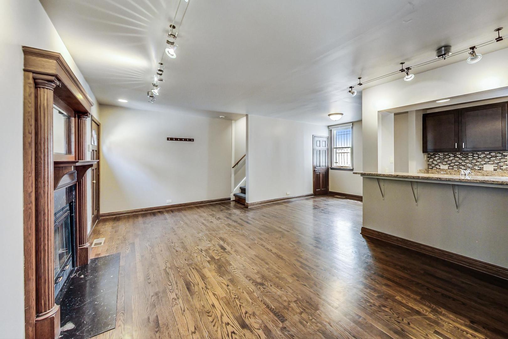 1415 W BARRY Avenue Unit: CH