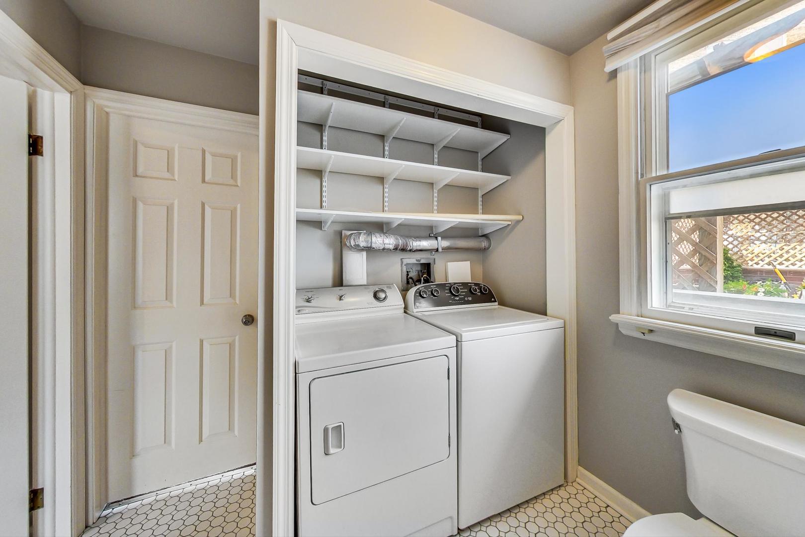 1415 W BARRY Avenue Unit: CH