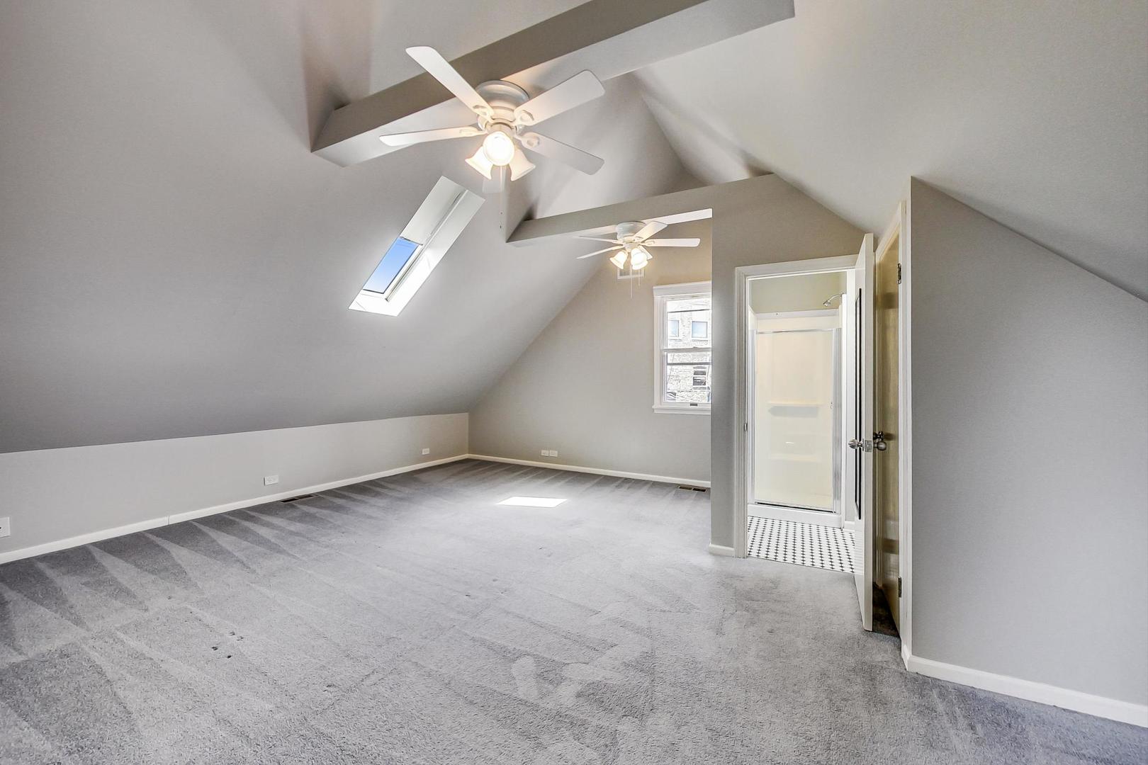 1415 W BARRY Avenue Unit: CH