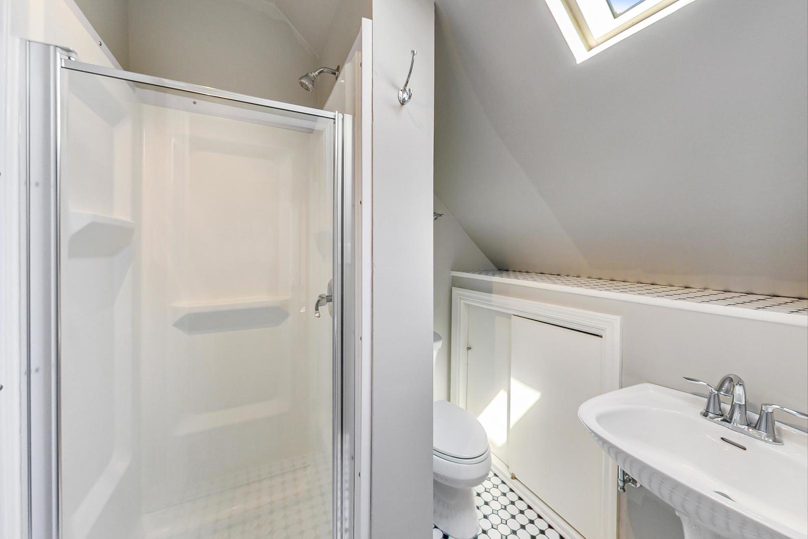 1415 W BARRY Avenue Unit: CH