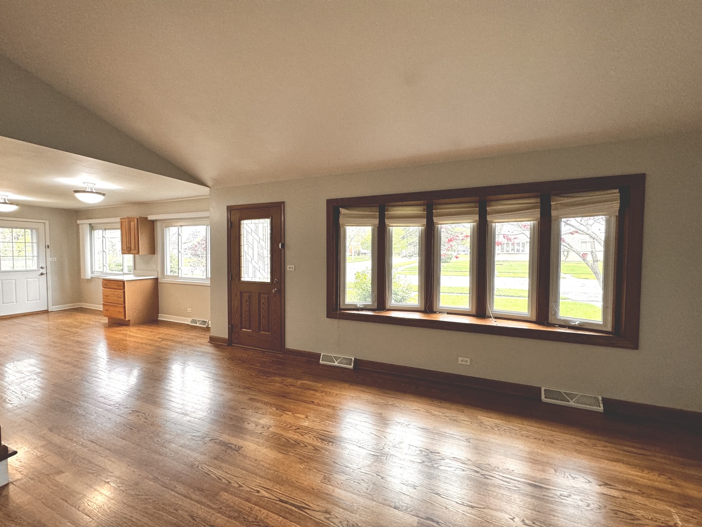 1049 S Norbury Avenue