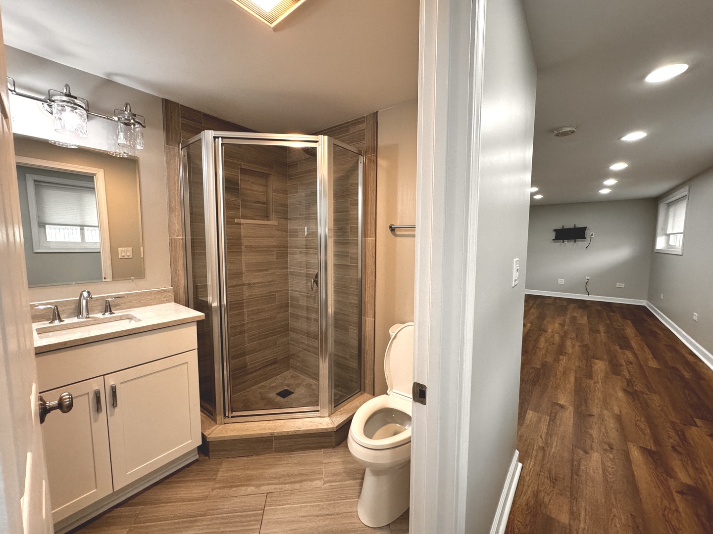 1049 S Norbury Avenue