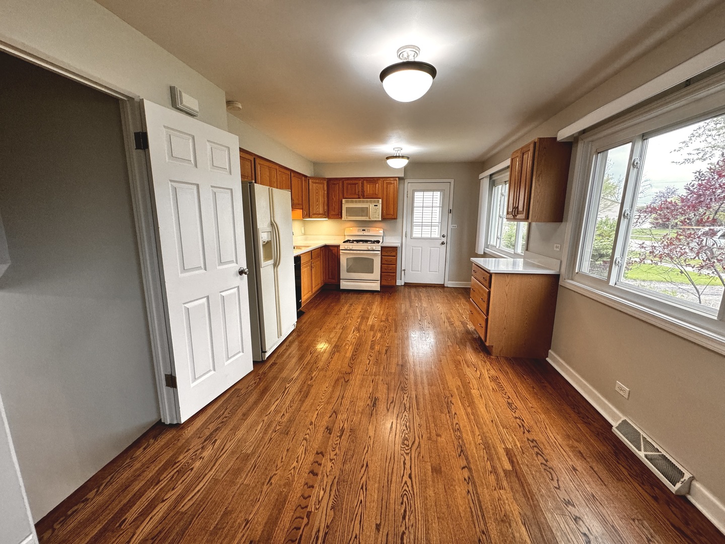 1049 S Norbury Avenue