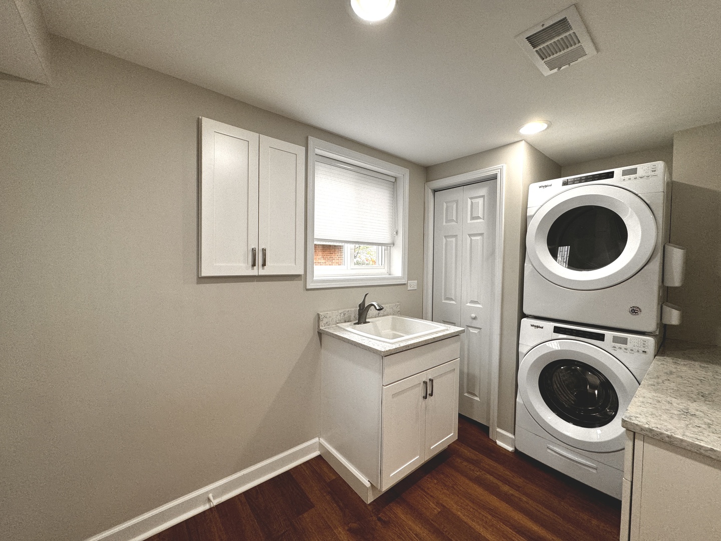 1049 S Norbury Avenue