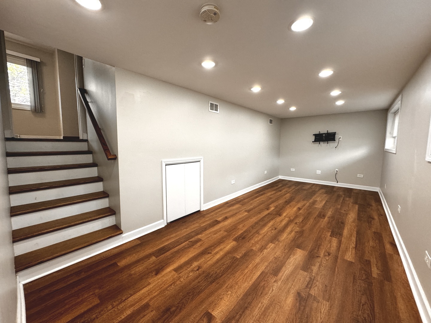 1049 S Norbury Avenue