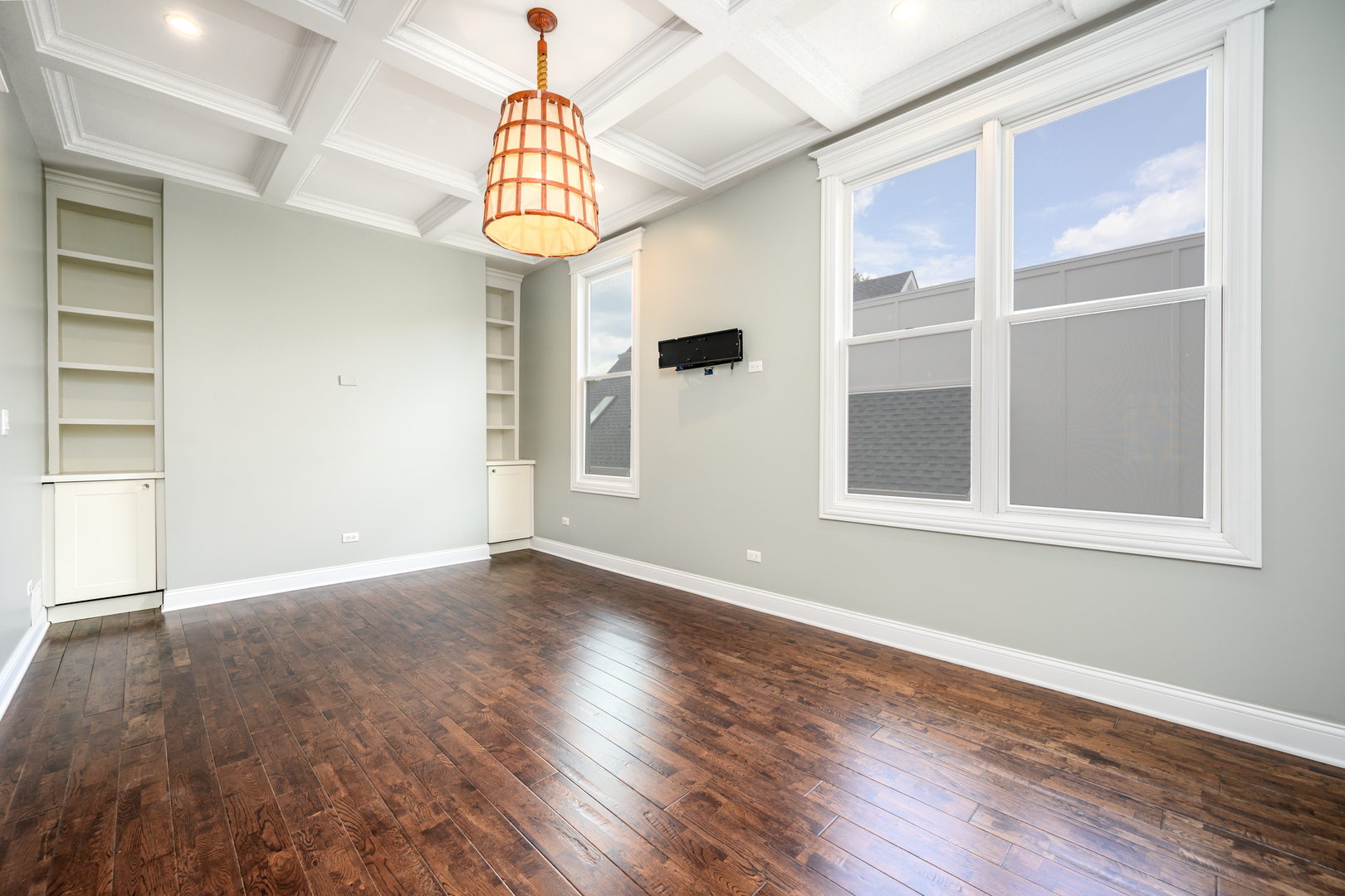 2111 W Wilson Avenue Unit: 2