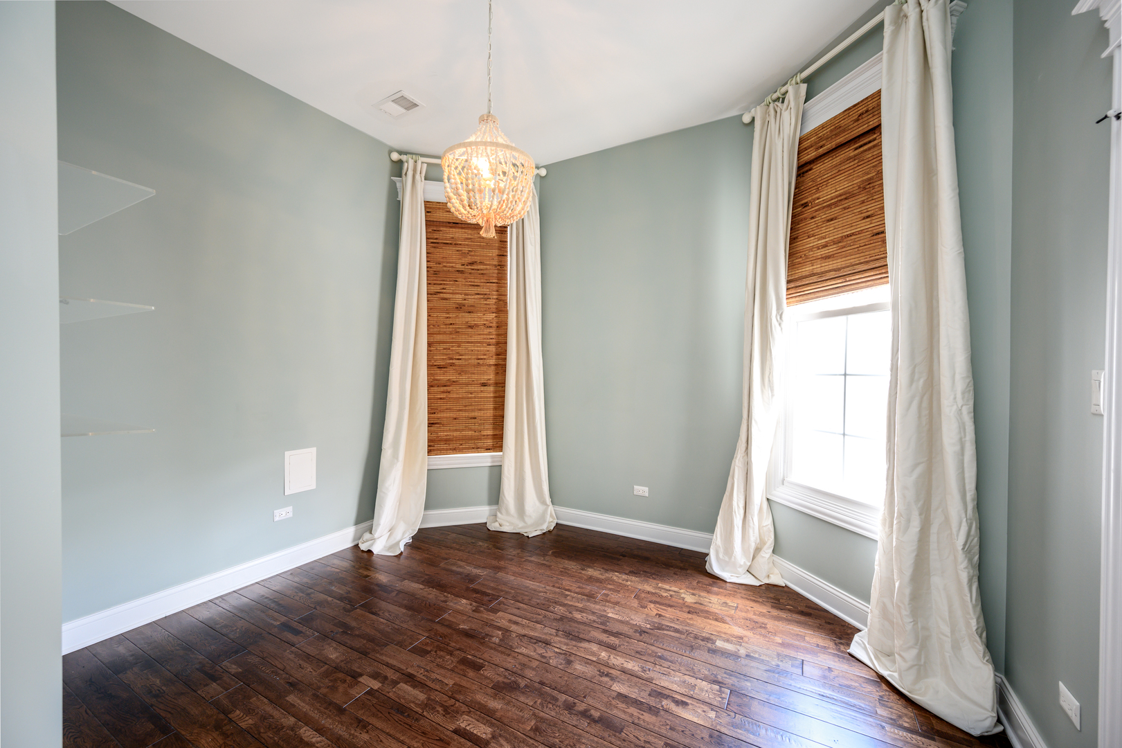 2111 W Wilson Avenue Unit: 2