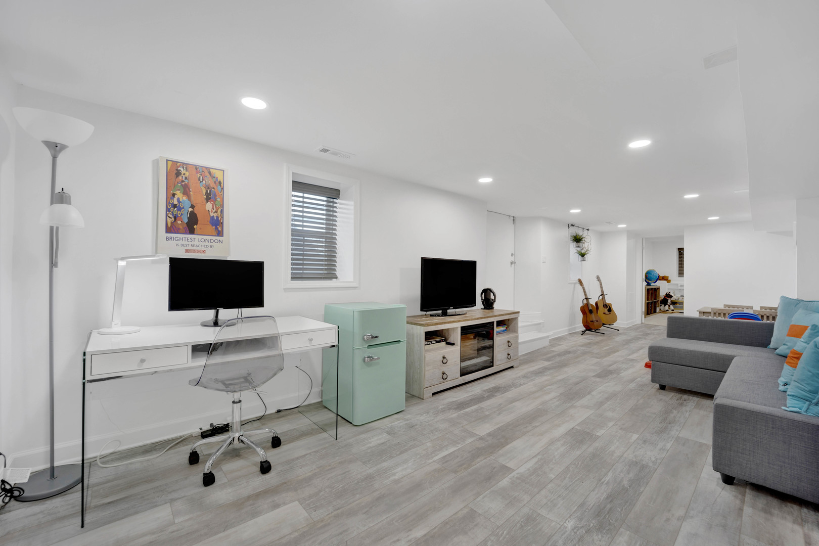 2705 N Marshfield Avenue