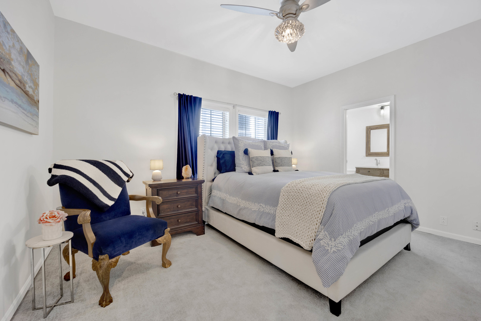 2705 N Marshfield Avenue