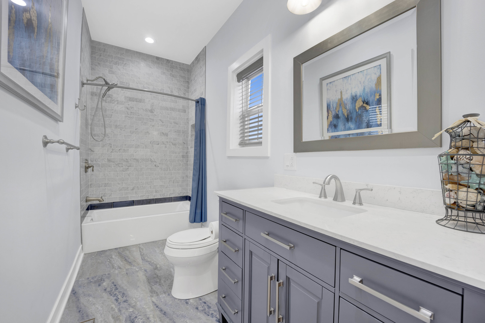 2705 N Marshfield Avenue