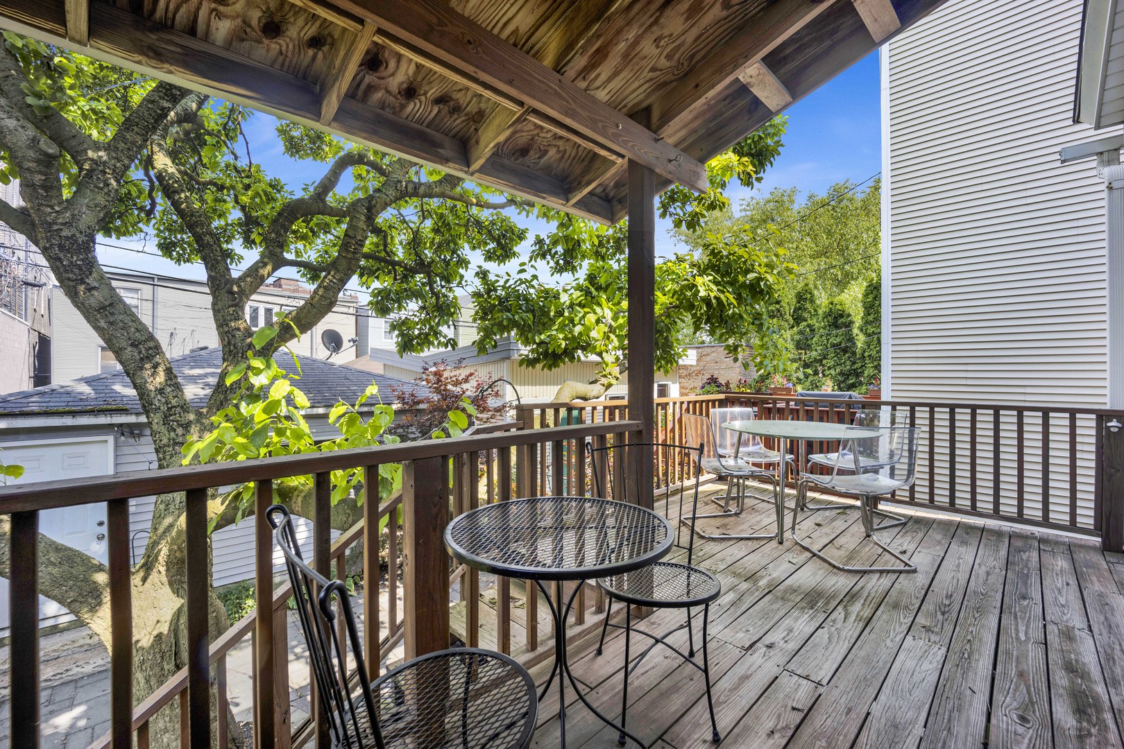 2705 N Marshfield Avenue