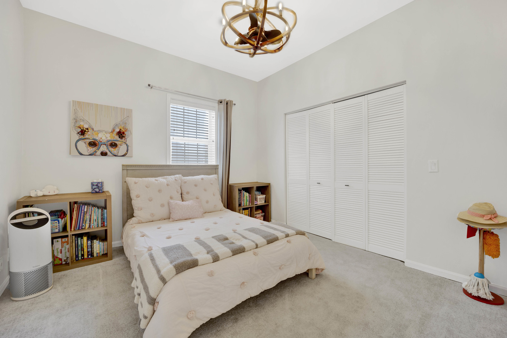 2705 N Marshfield Avenue