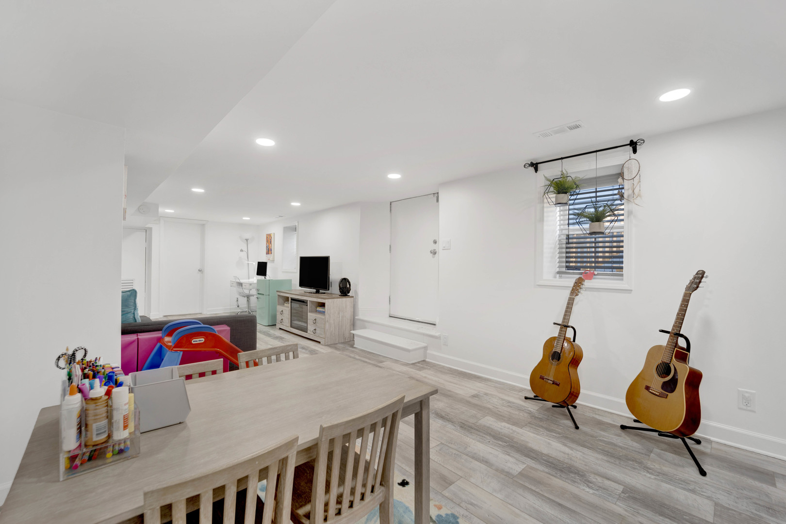 2705 N Marshfield Avenue