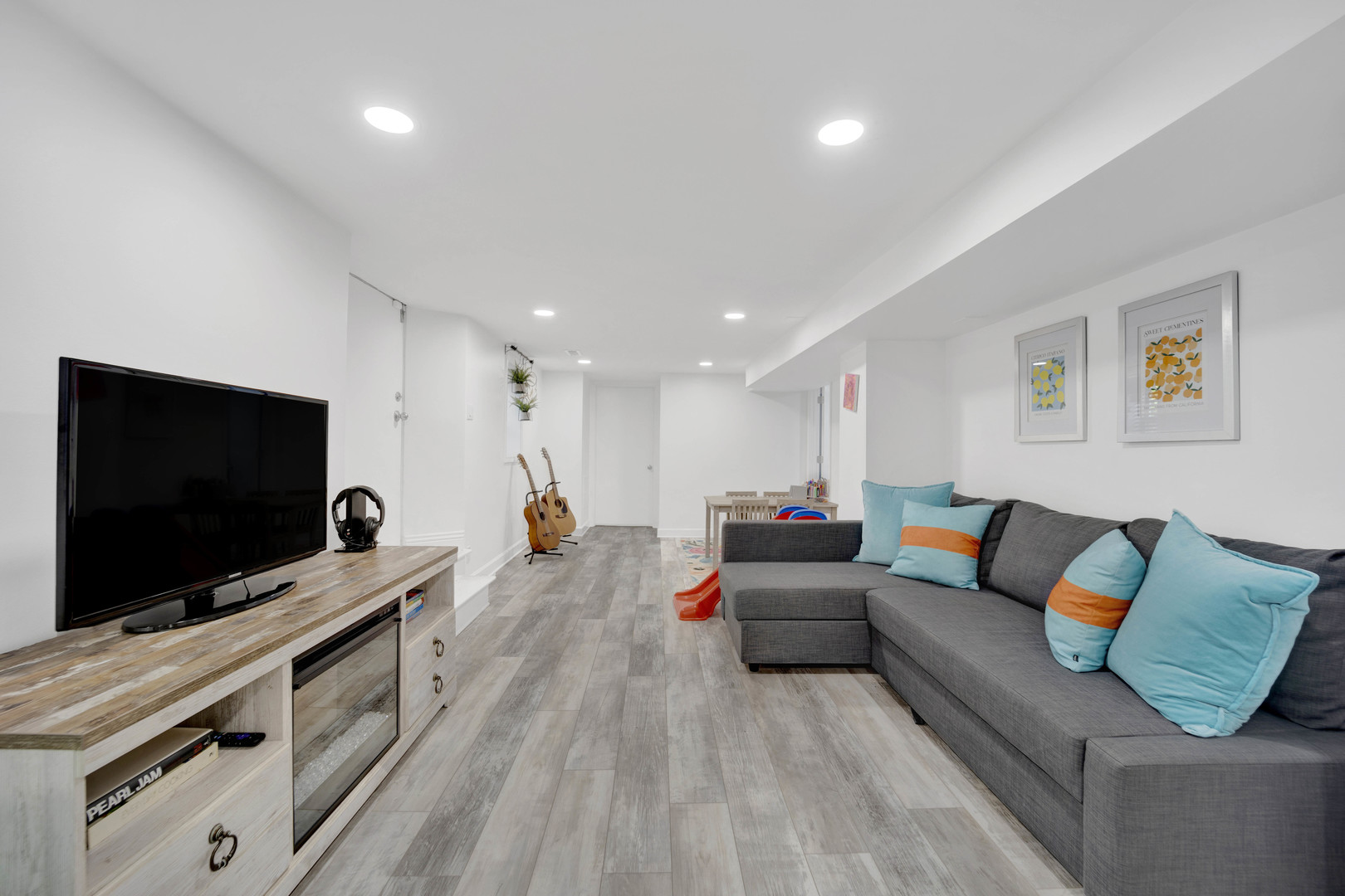 2705 N Marshfield Avenue