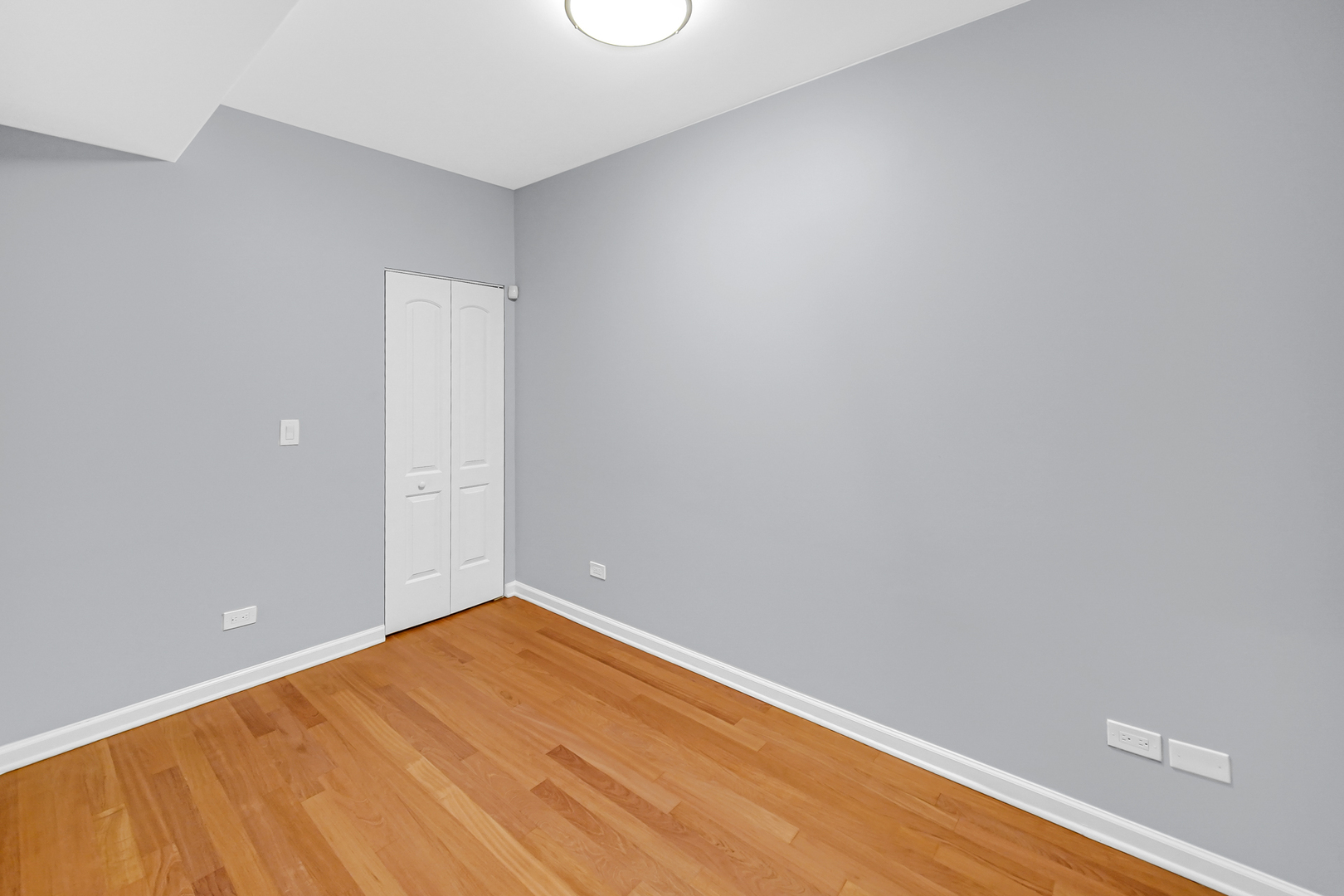 1358 W GREENLEAF Avenue Unit: 1N