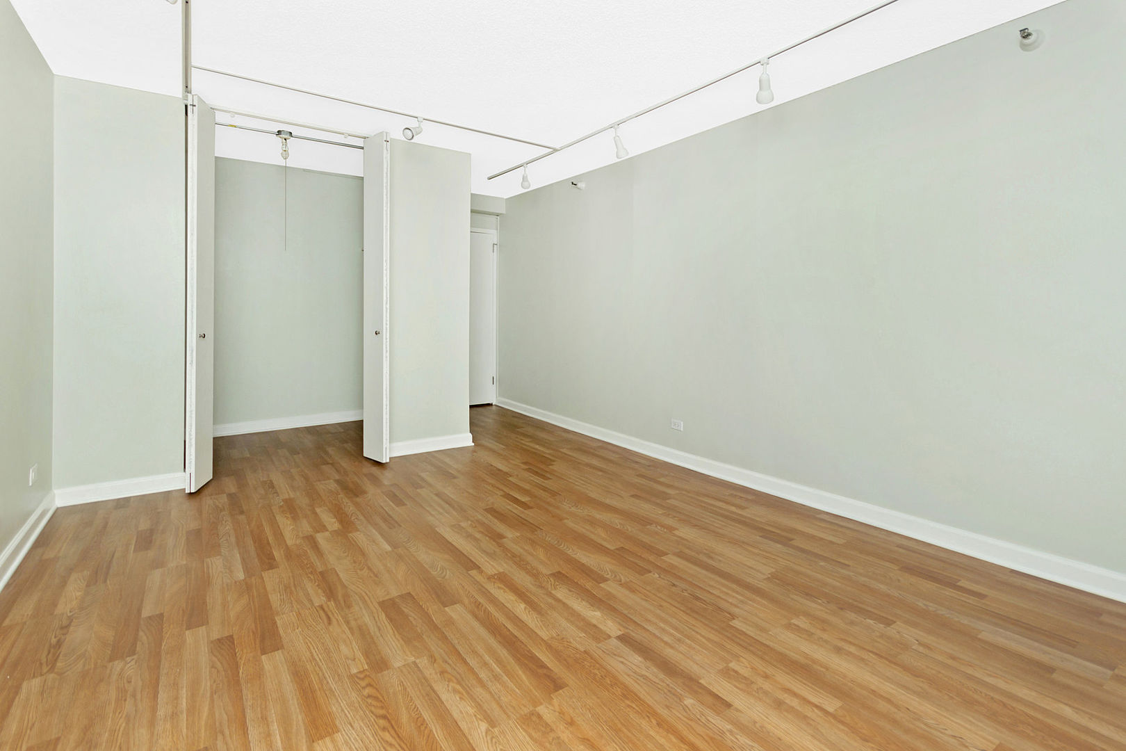 10 E ONTARIO Street Unit: 1609