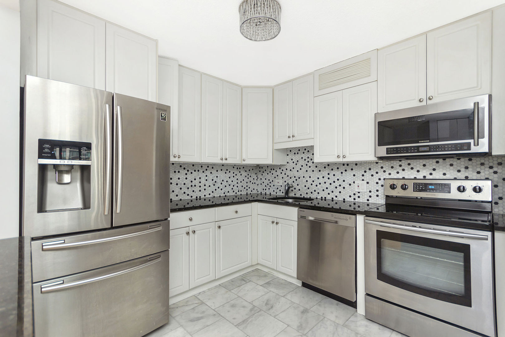 10 E ONTARIO Street Unit: 1609