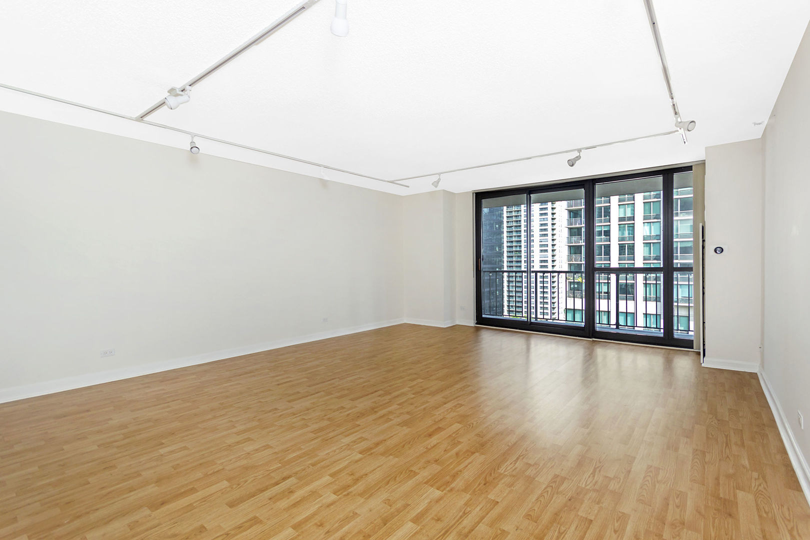 10 E ONTARIO Street Unit: 1609