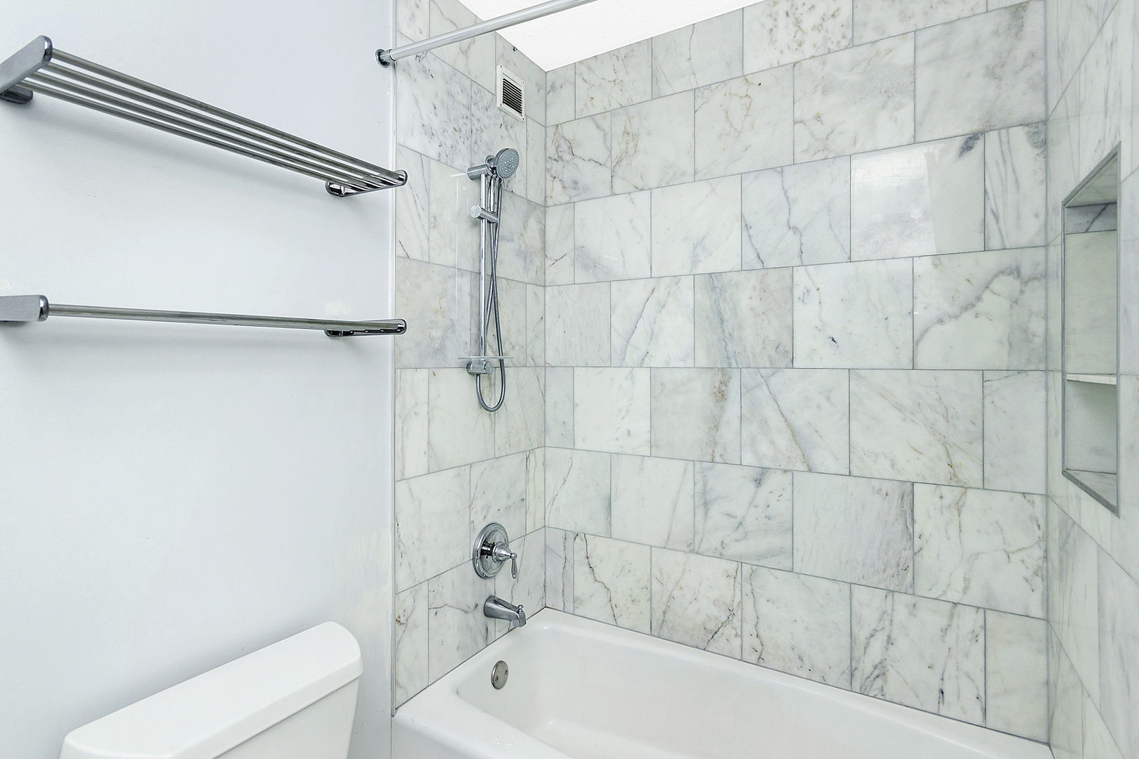 10 E ONTARIO Street Unit: 1609