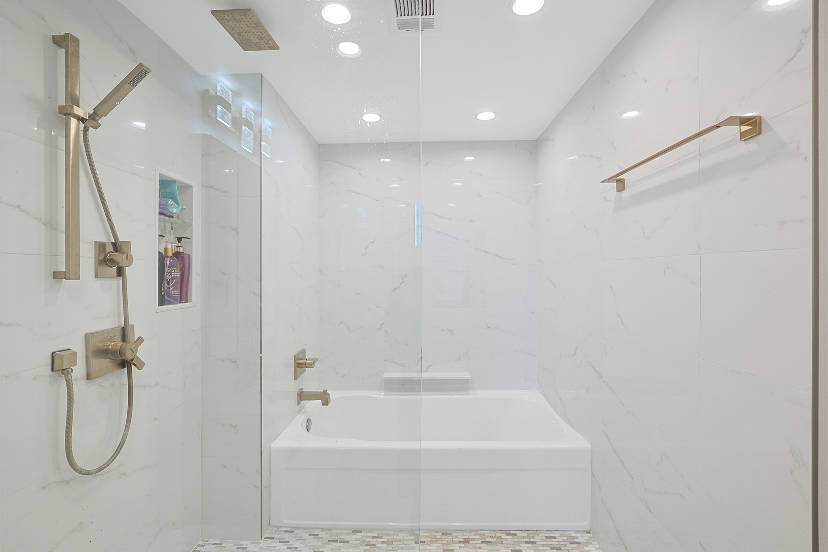 910 S MICHIGAN Avenue Unit: 1513