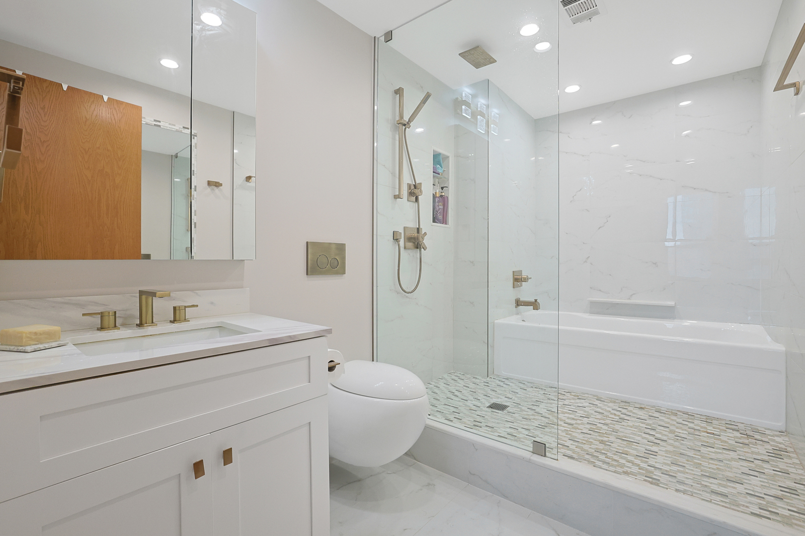 910 S MICHIGAN Avenue Unit: 1513