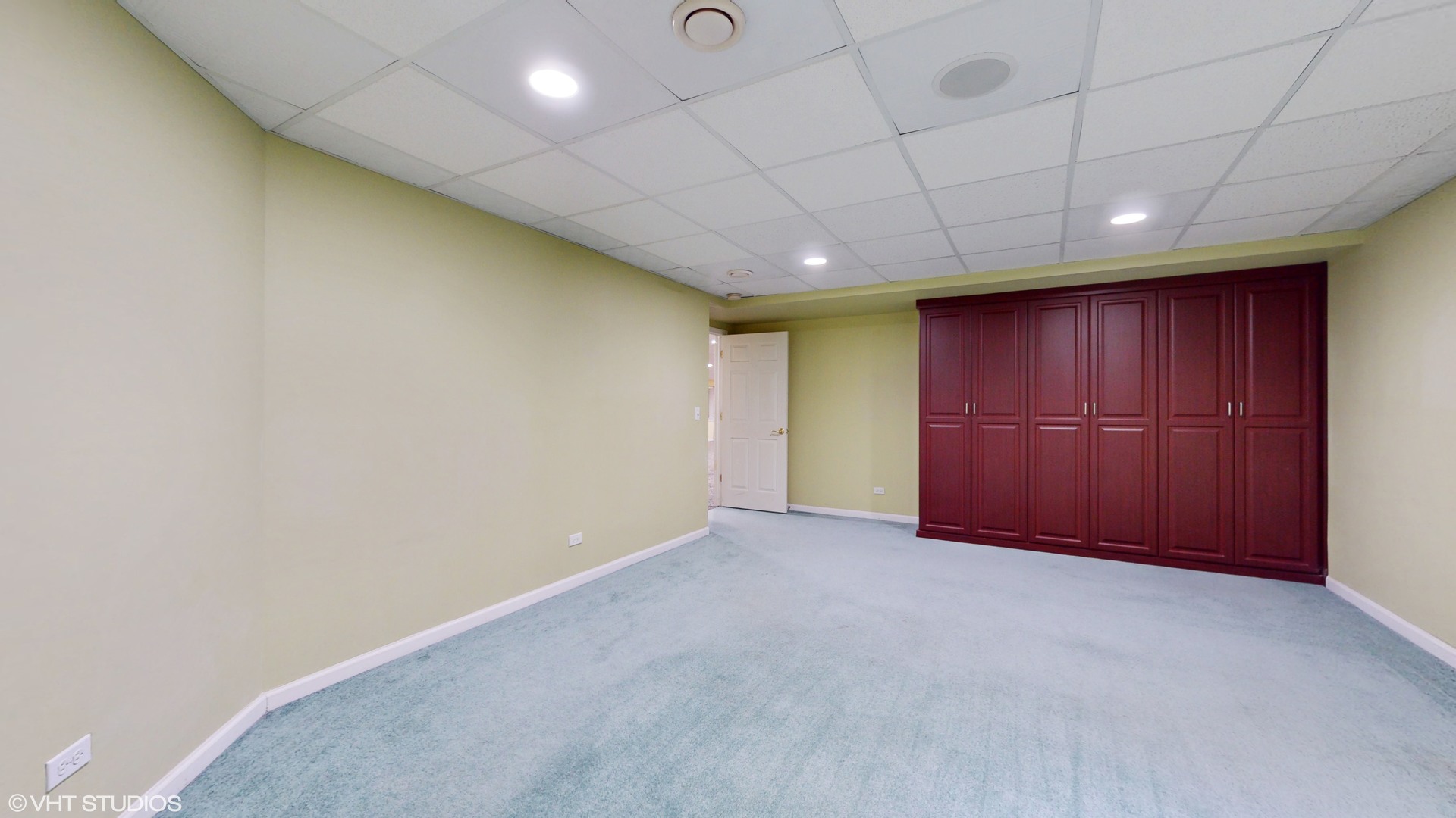 1540 N Oakmont Drive