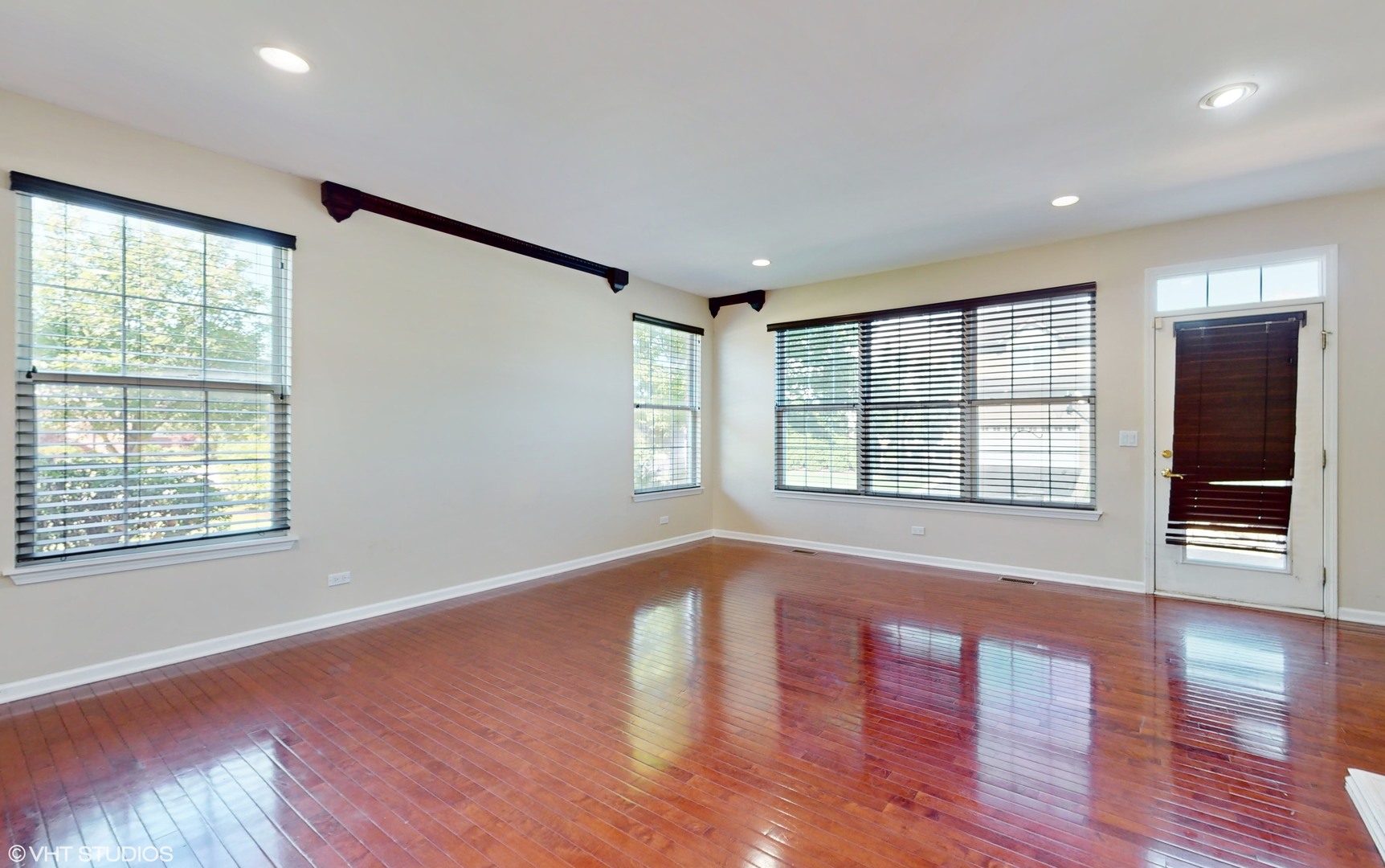 1540 N Oakmont Drive