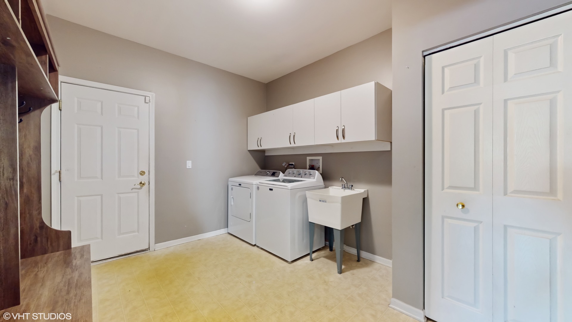 1540 N Oakmont Drive