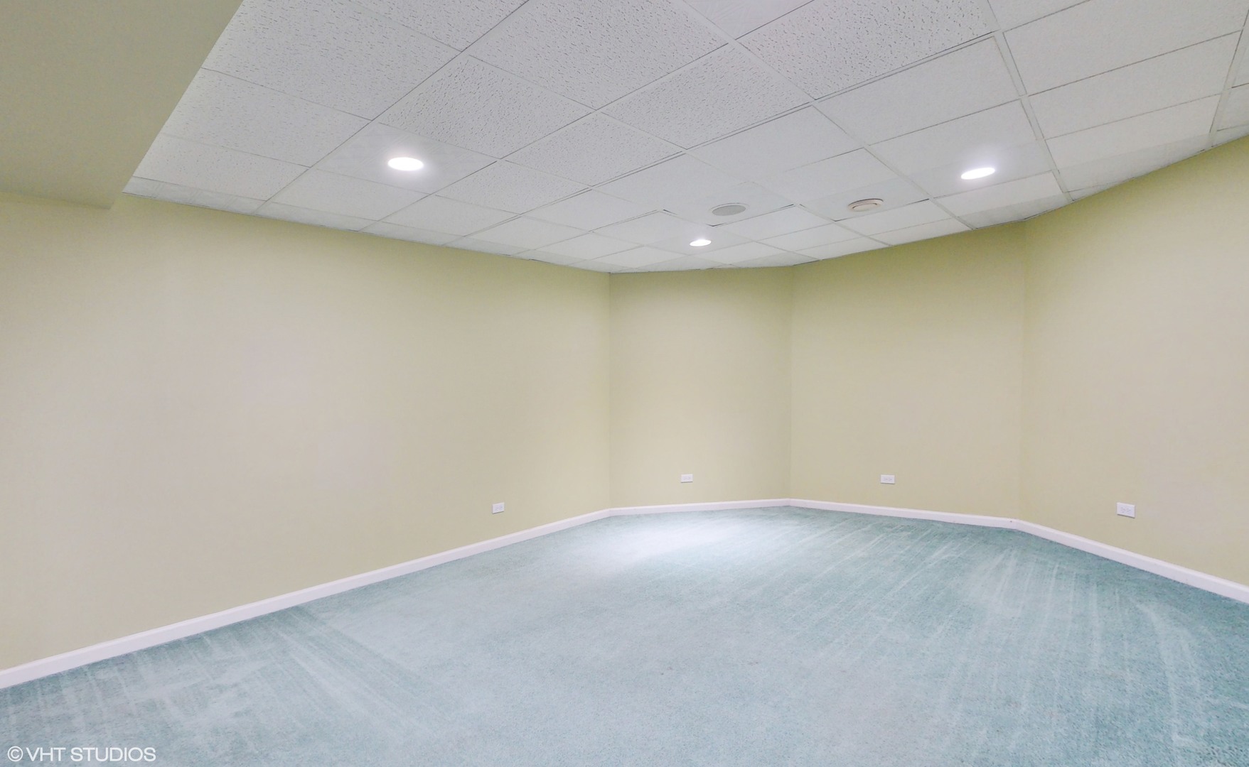 1540 N Oakmont Drive