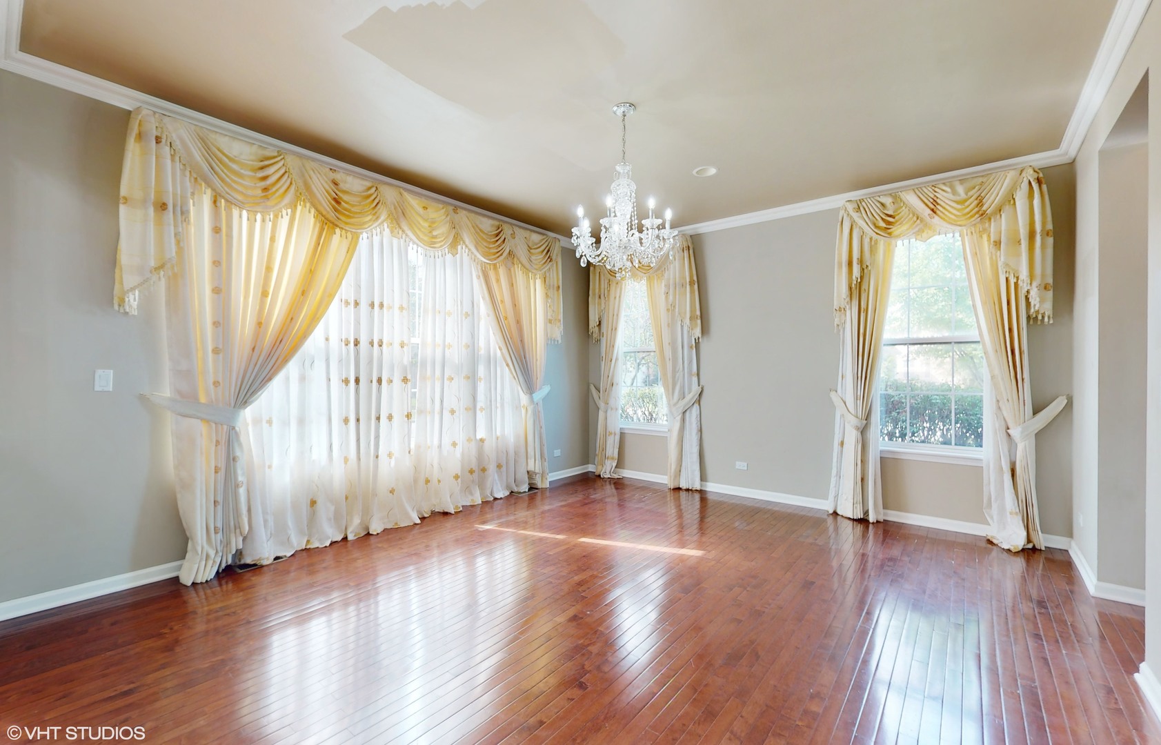 1540 N Oakmont Drive