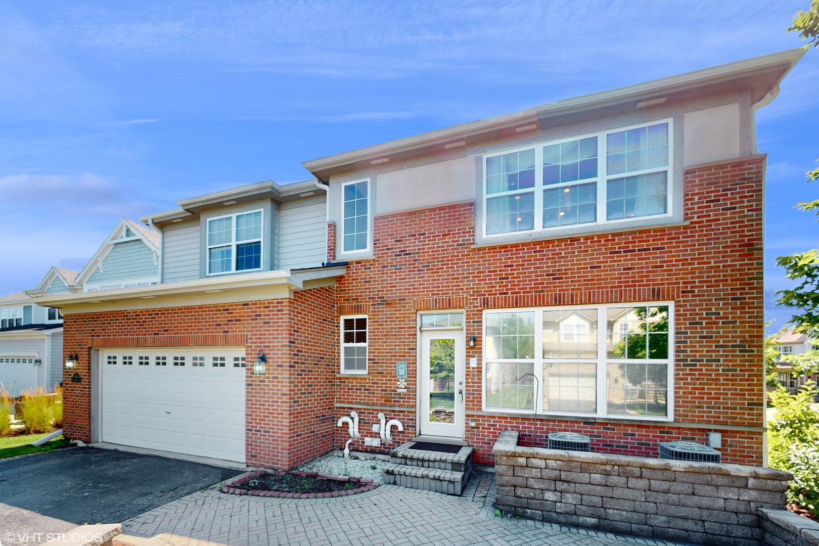 1540 N Oakmont Drive