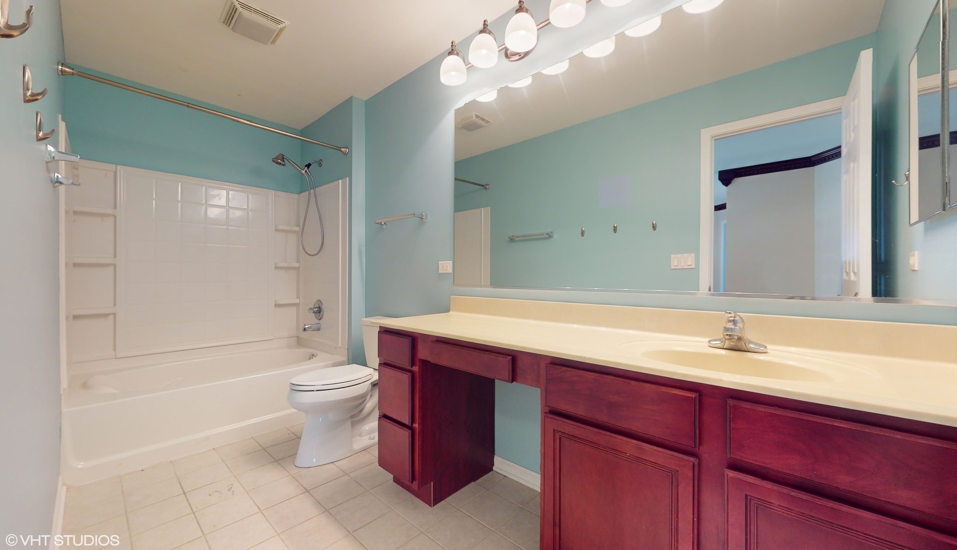 1540 N Oakmont Drive