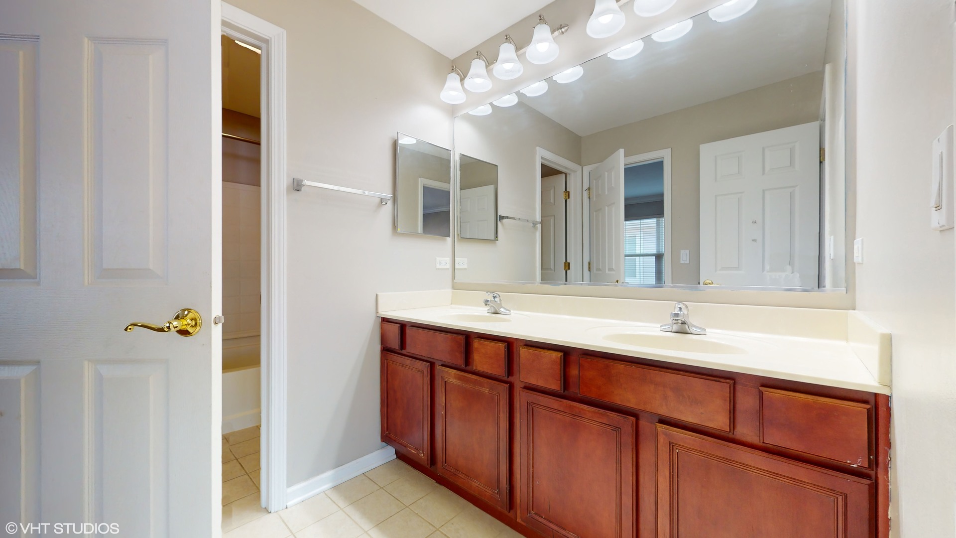 1540 N Oakmont Drive